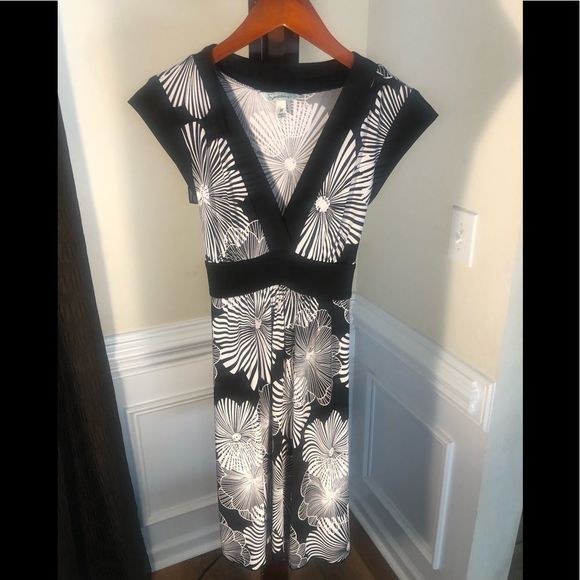 Speechless Dresses & Skirts - Black/white  Speechless halter dress lined